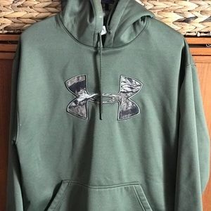 Under armour large men’s sweatshirt